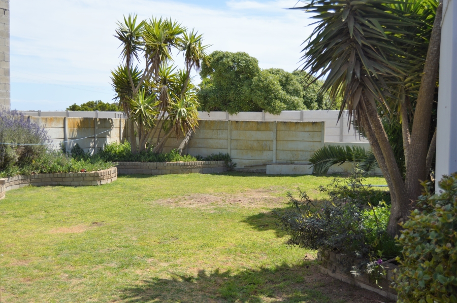 4 Bedroom Property for Sale in Britannia Bay Western Cape